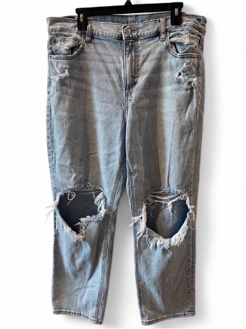 American Eagle Light Wash Distressed Mom Jeans Size 16